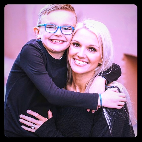 Meet your Posher, Kimberly - Picture 2 of 3